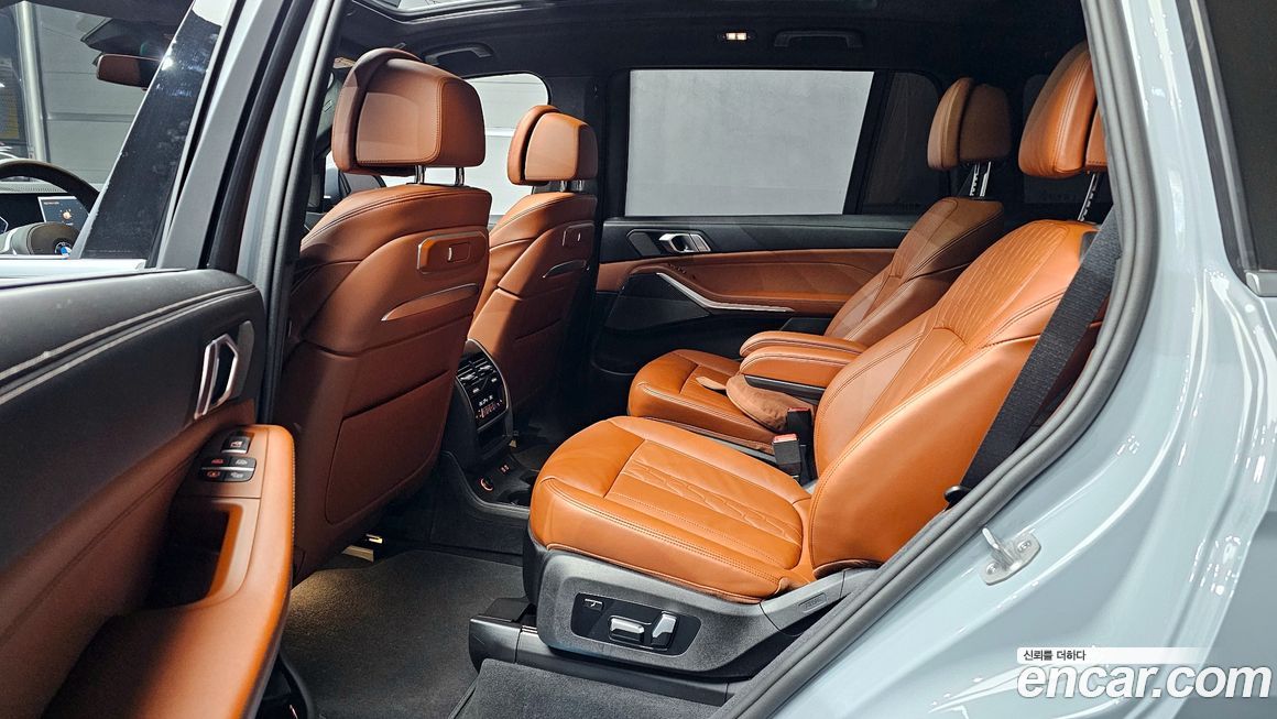 BMW X7 2025