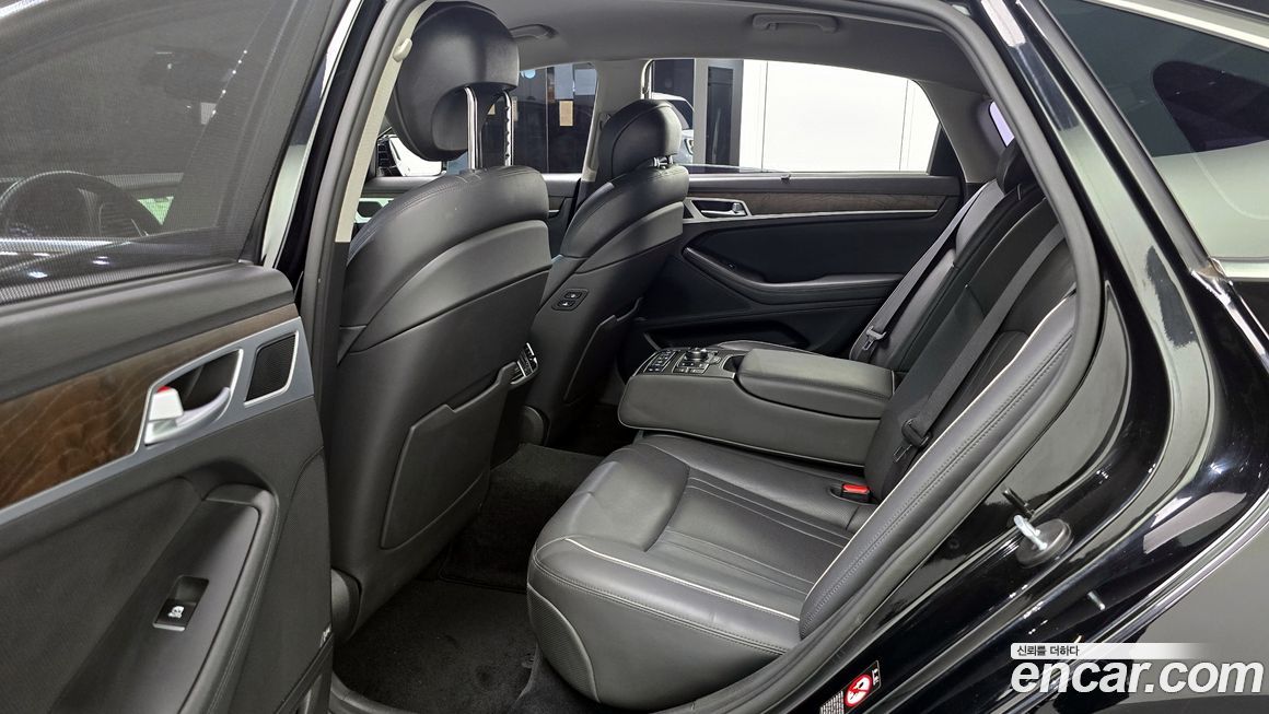 Hyundai Genesis 2015