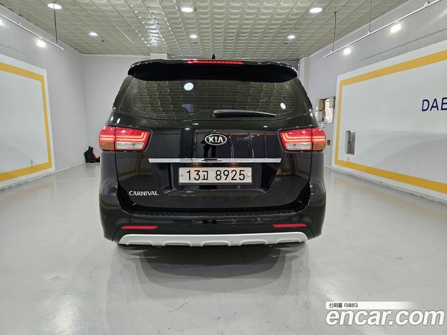Kia Canival 2015