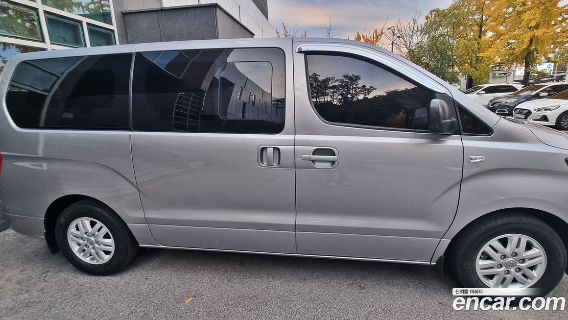 Hyundai Starex 2019