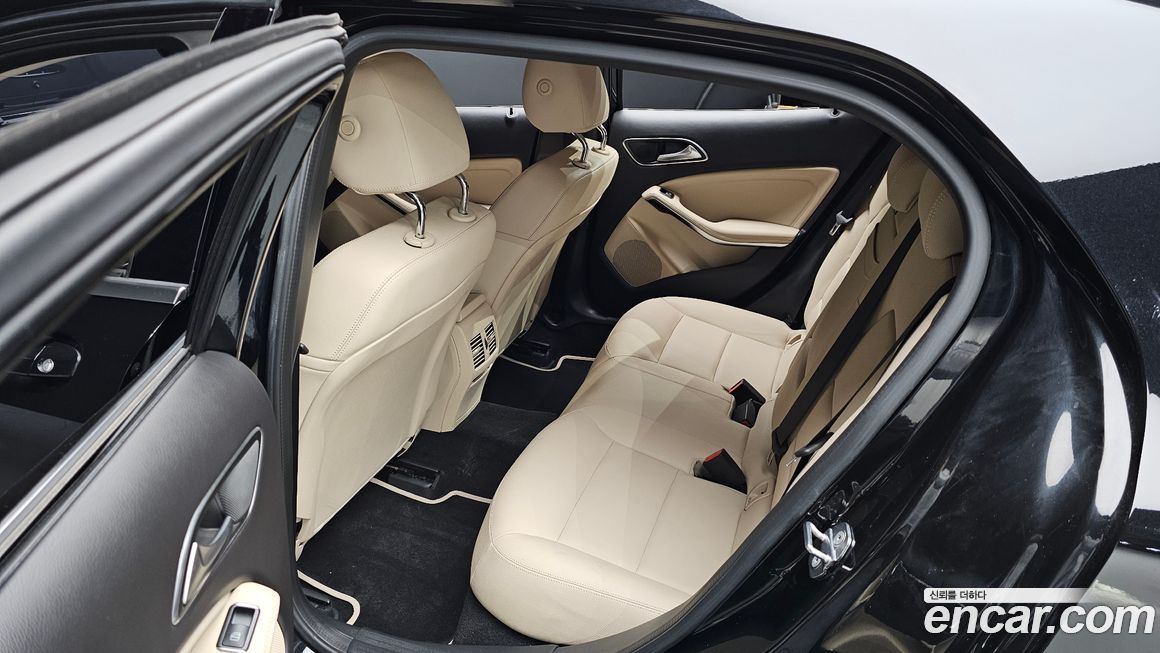 Mercedes-Benz GLA-Class 2018