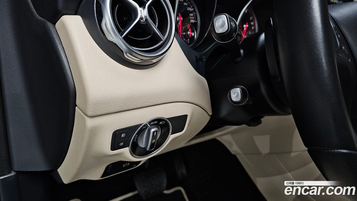 Mercedes-Benz GLA-Class 2018