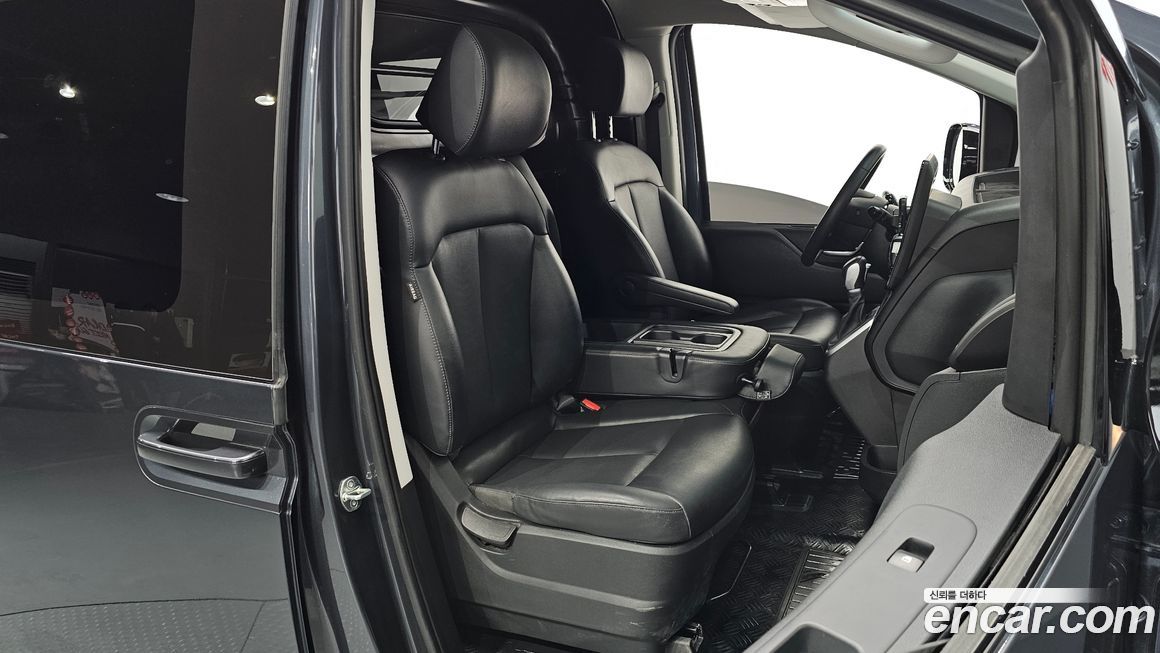 Hyundai Staria 2023