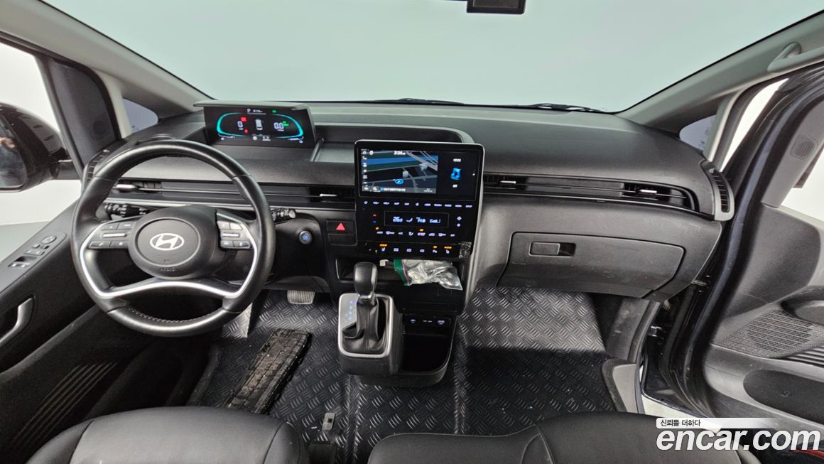 Hyundai Staria 2025