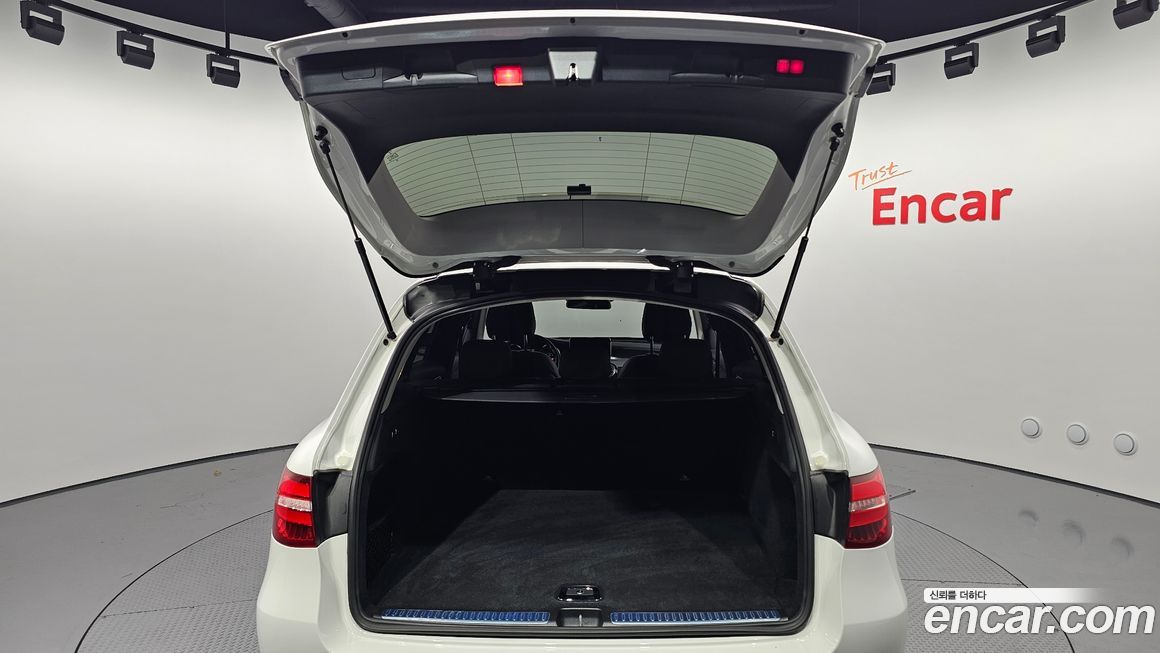 Mercedes-Benz GLC-Class 2019