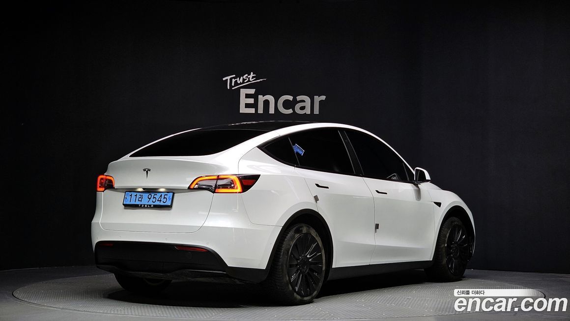 Tesla Model Y 2021