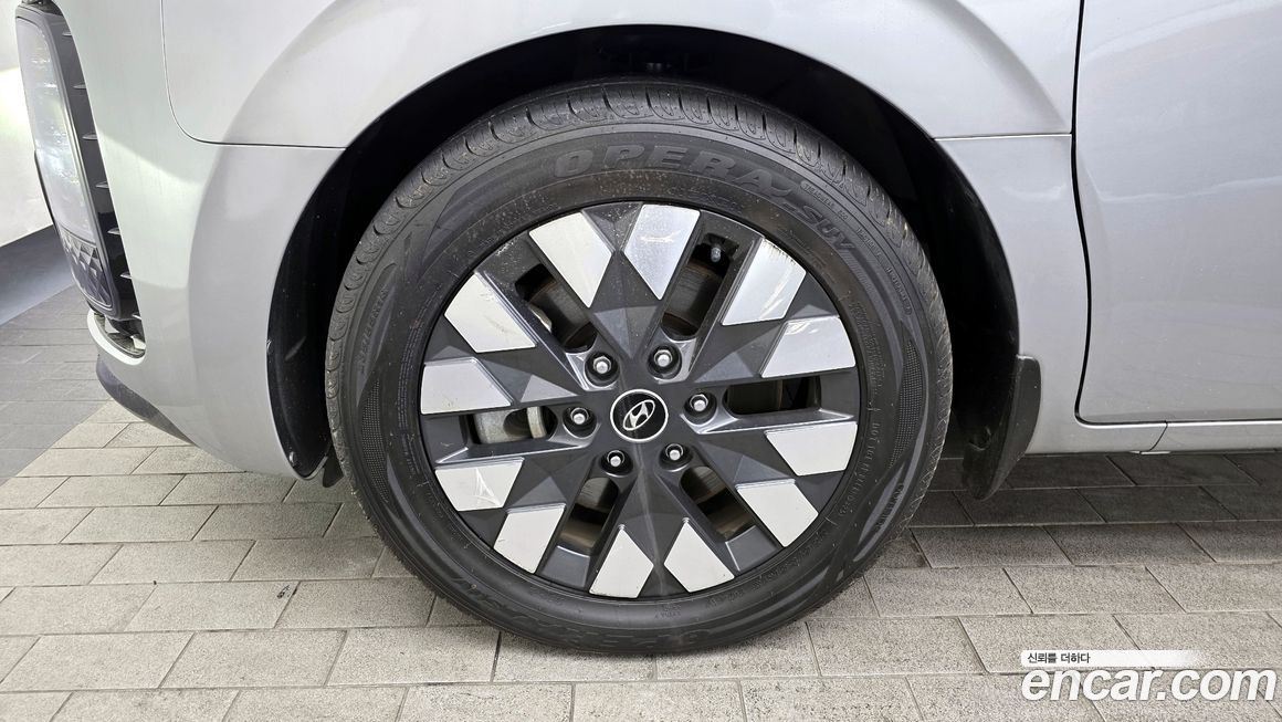 Hyundai Staria 2023