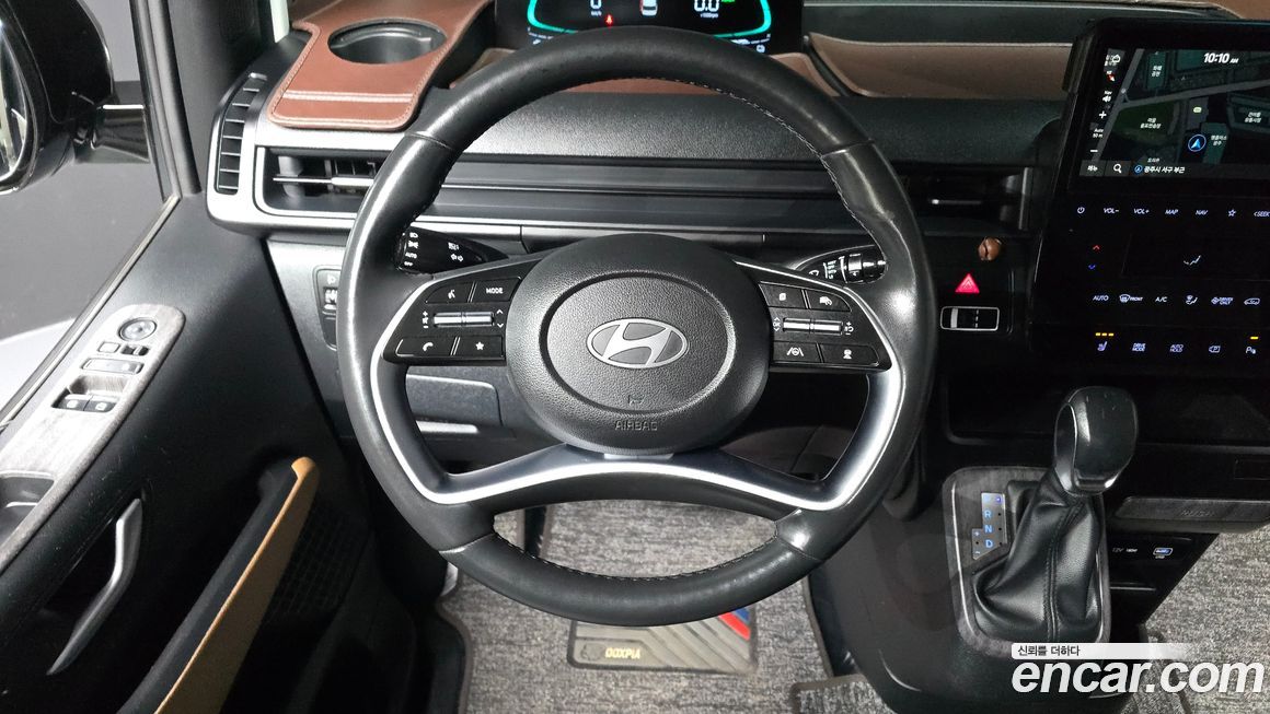 Hyundai Staria 2025