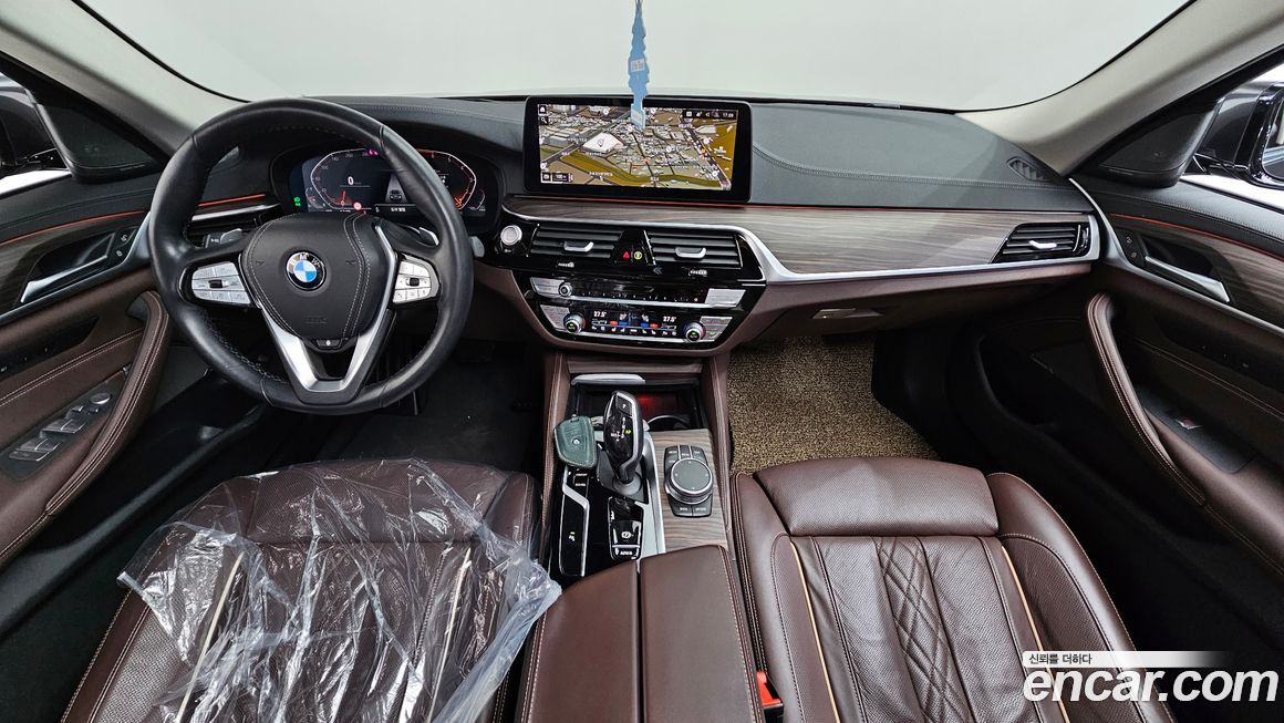 BMW 5-Series 2021