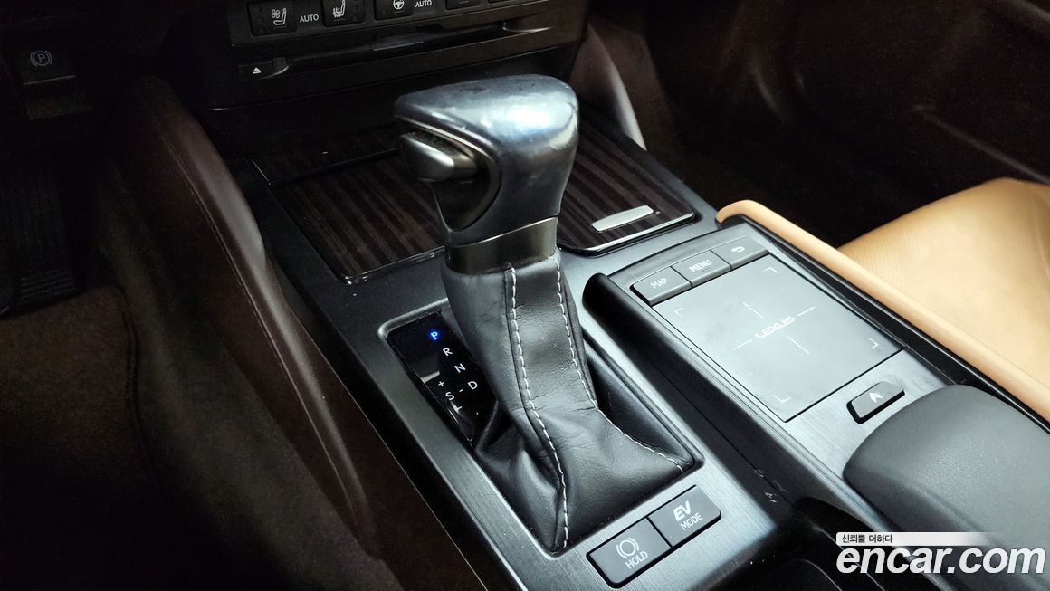 Lexus ES 2019