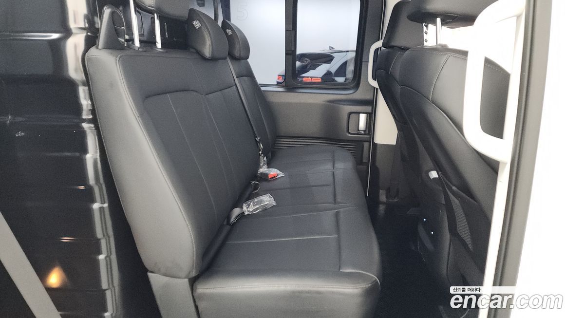 Hyundai Staria 2025
