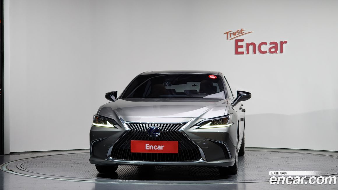Lexus ES 2019