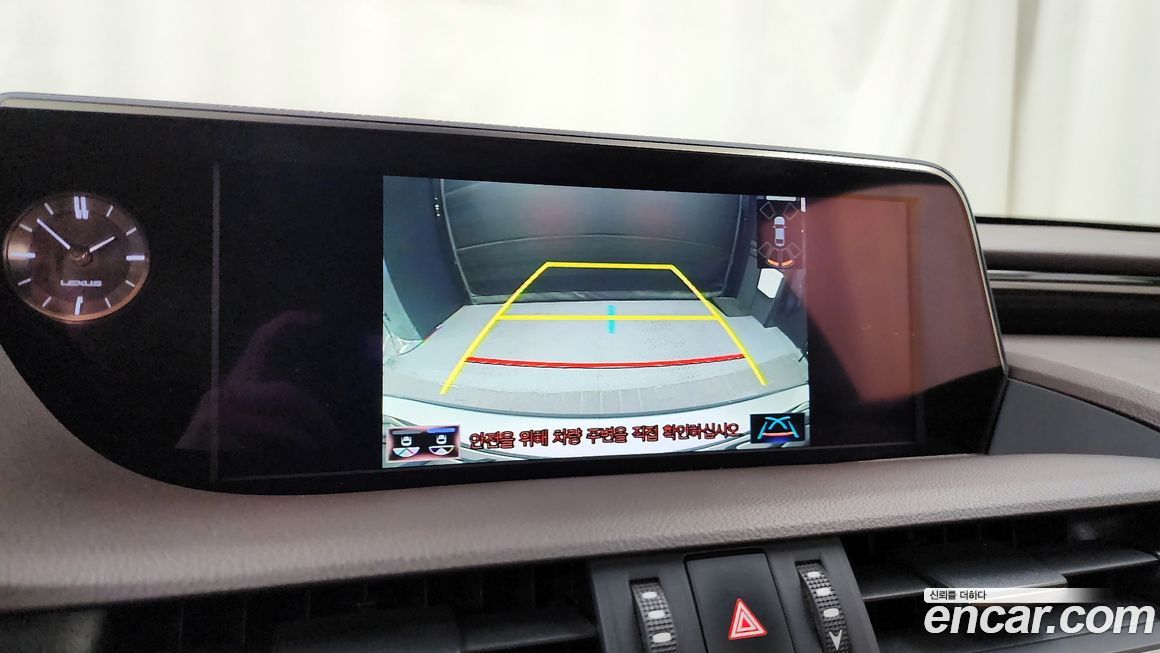 Lexus ES 2019
