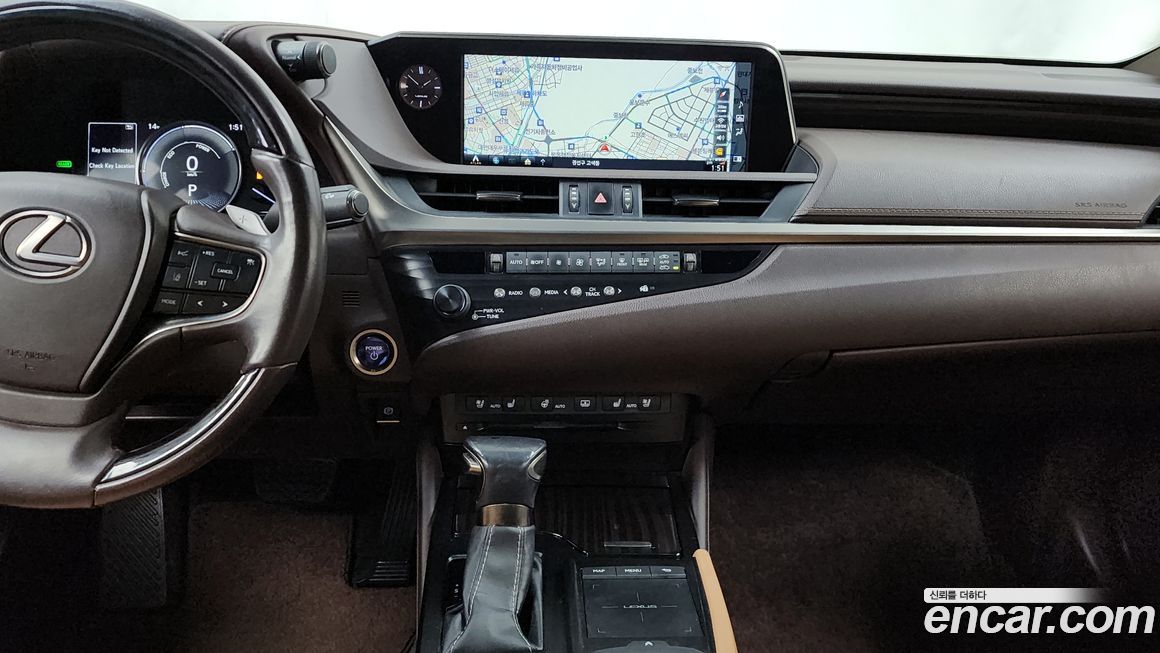 Lexus ES 2019