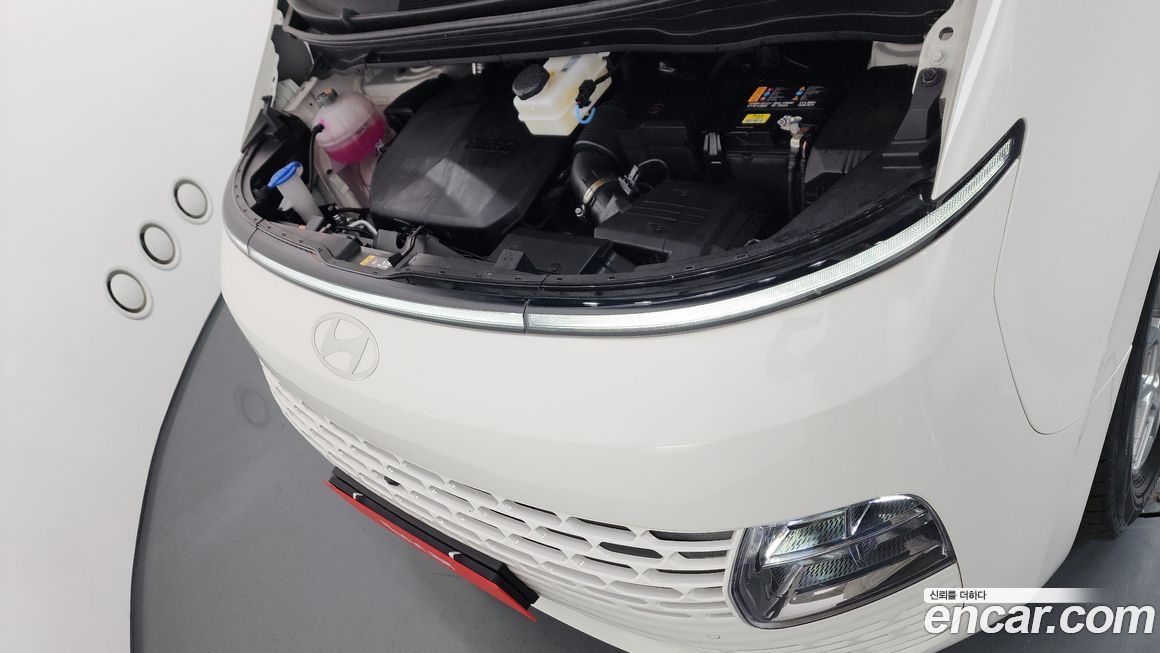Hyundai Staria 2025