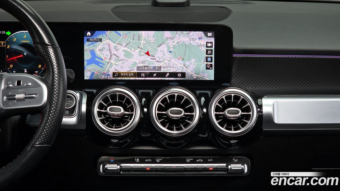 Mercedes-Benz GLB-Class 2021