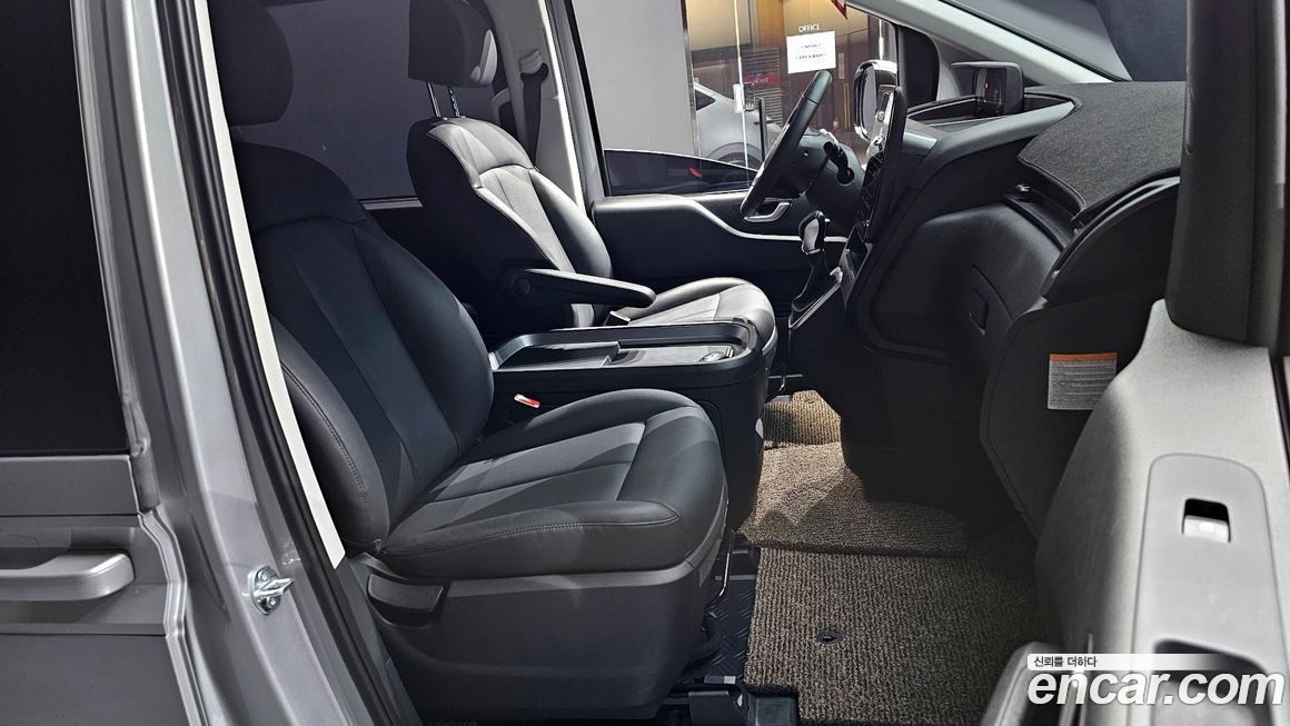 Hyundai Staria 2025
