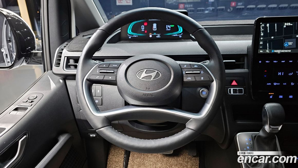 Hyundai Staria 2025