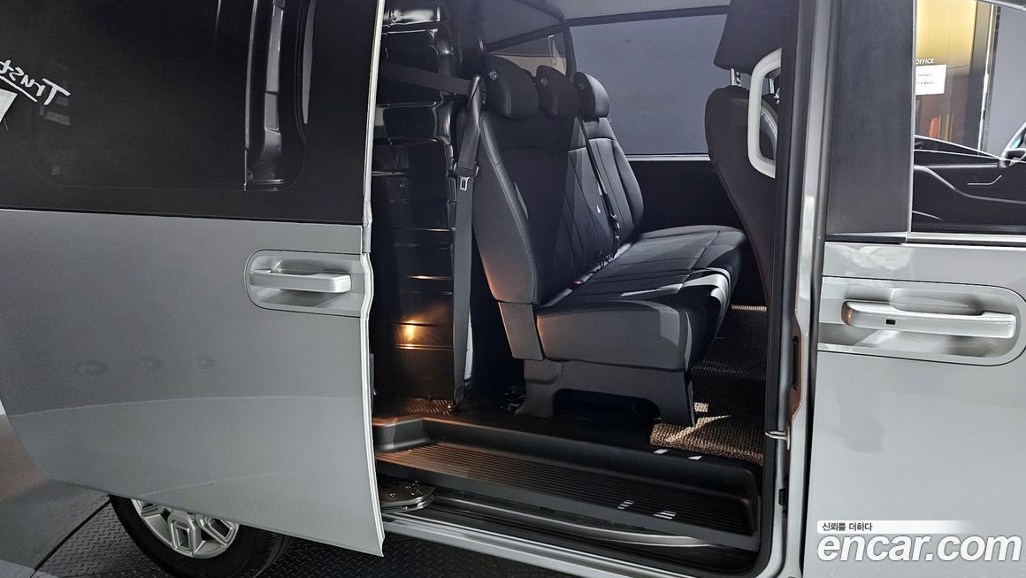 Hyundai Staria 2025