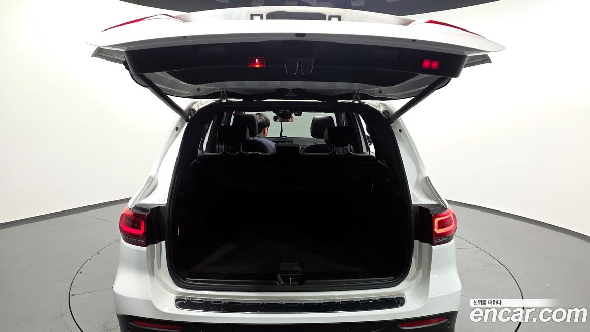 Mercedes-Benz GLB-Class 2021