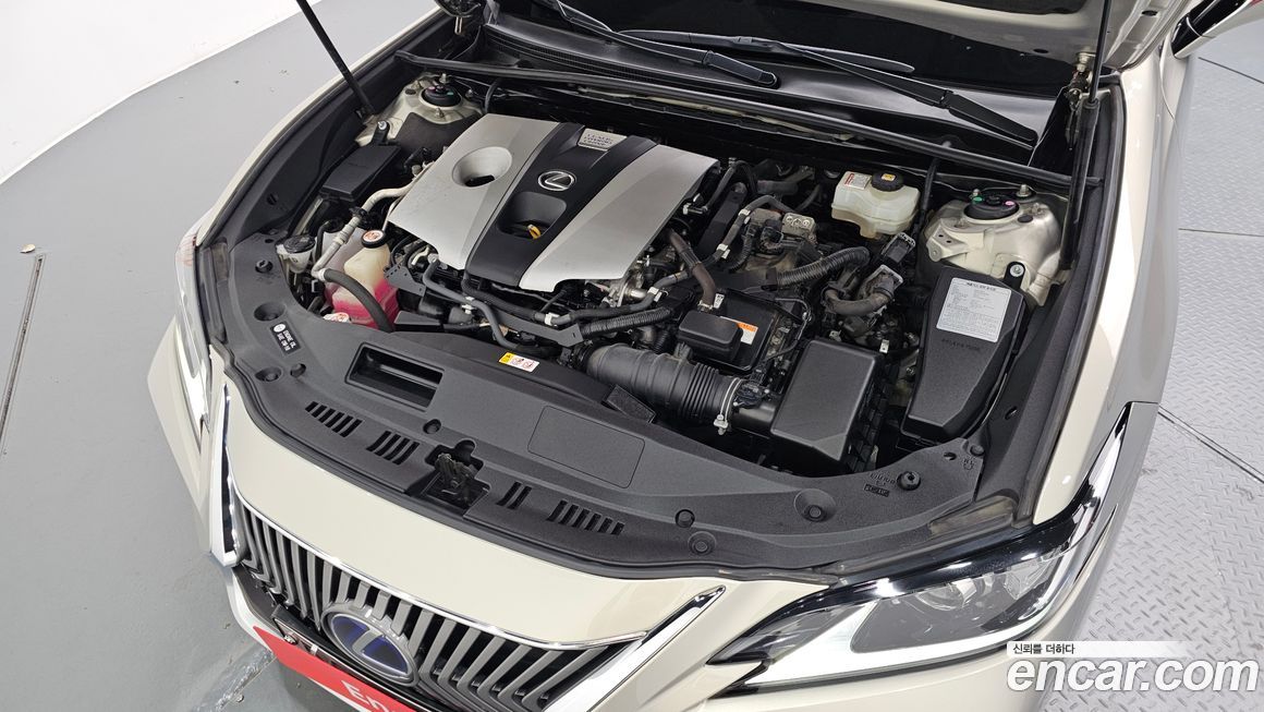 Lexus ES 2019