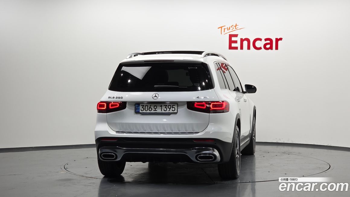 Mercedes-Benz GLB-Class 2021