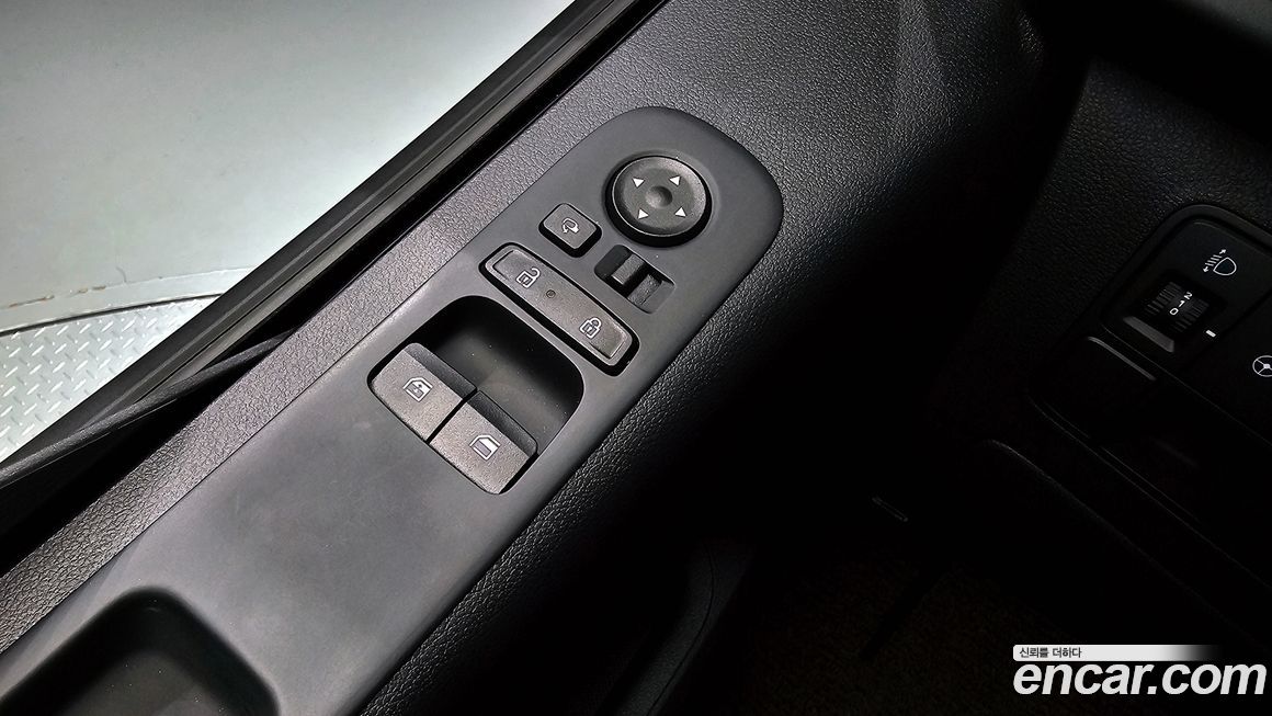 Hyundai Staria 2025