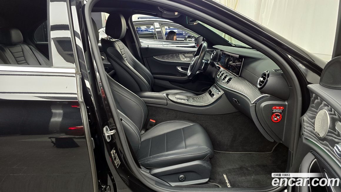 Mercedes-Benz E-Class 2021