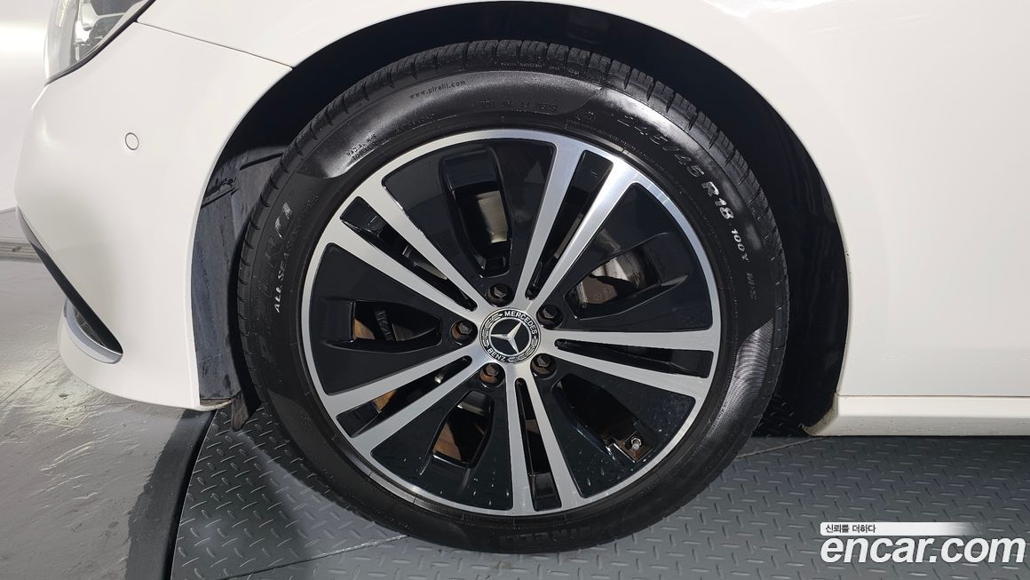 Mercedes-Benz E-Class 2021