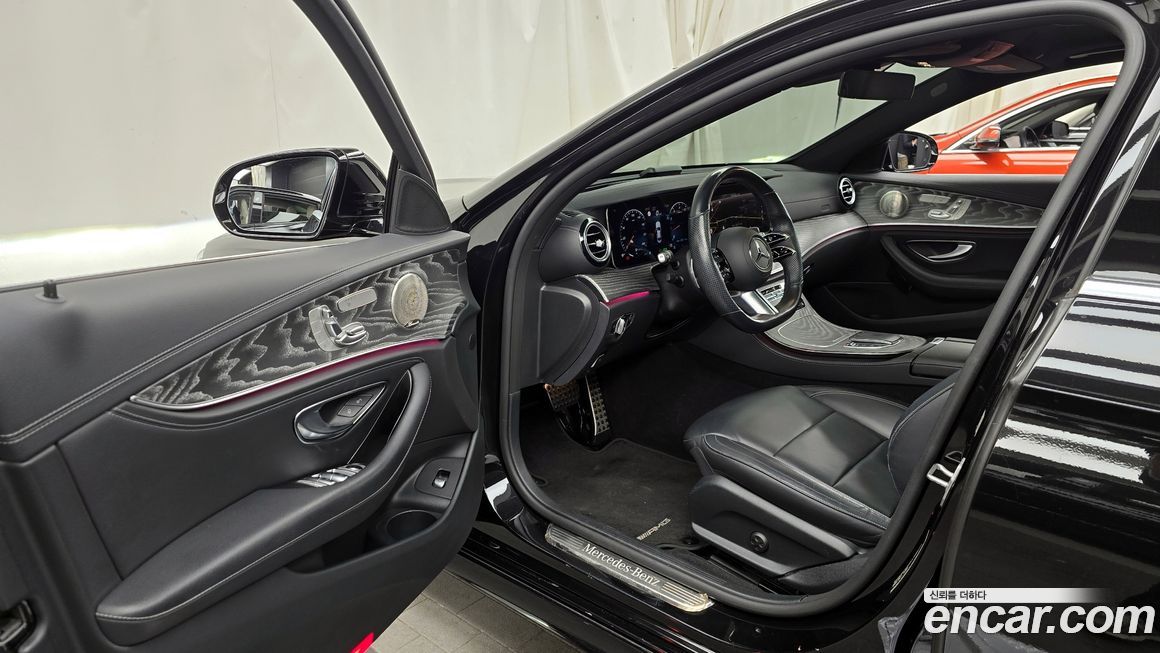 Mercedes-Benz E-Class 2021