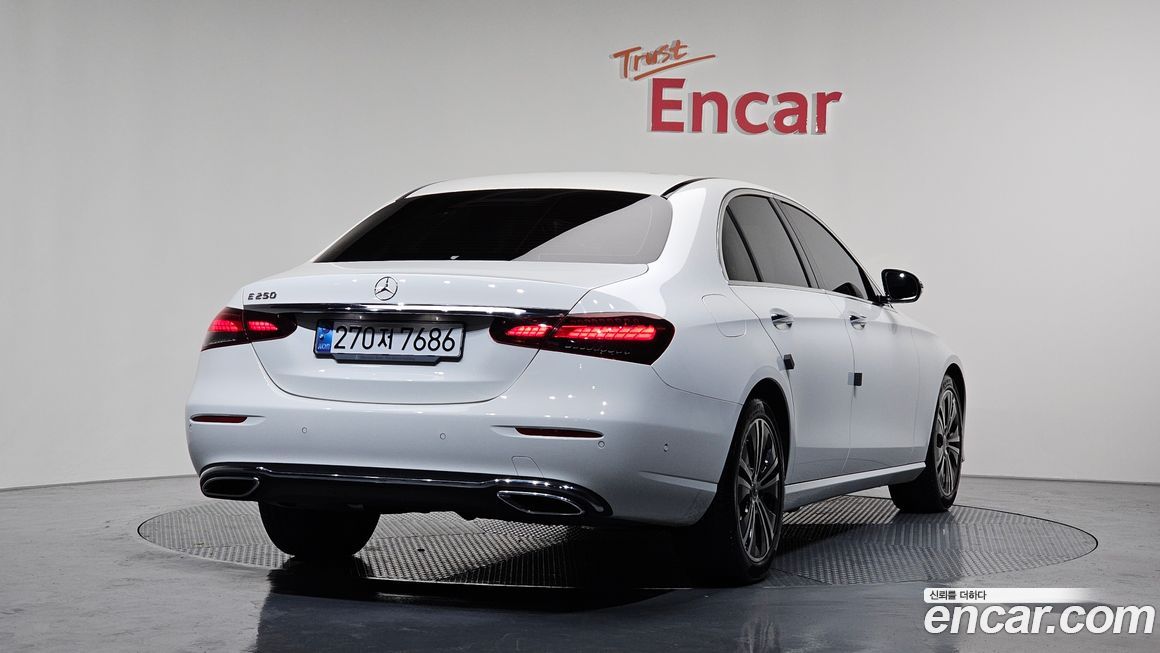 Mercedes-Benz E-Class 2021