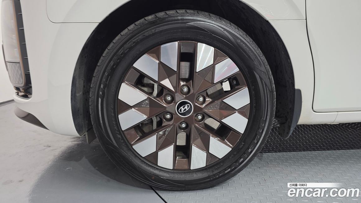 Hyundai Staria 2022