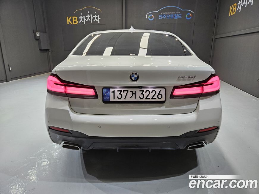 BMW 5-Series 2023