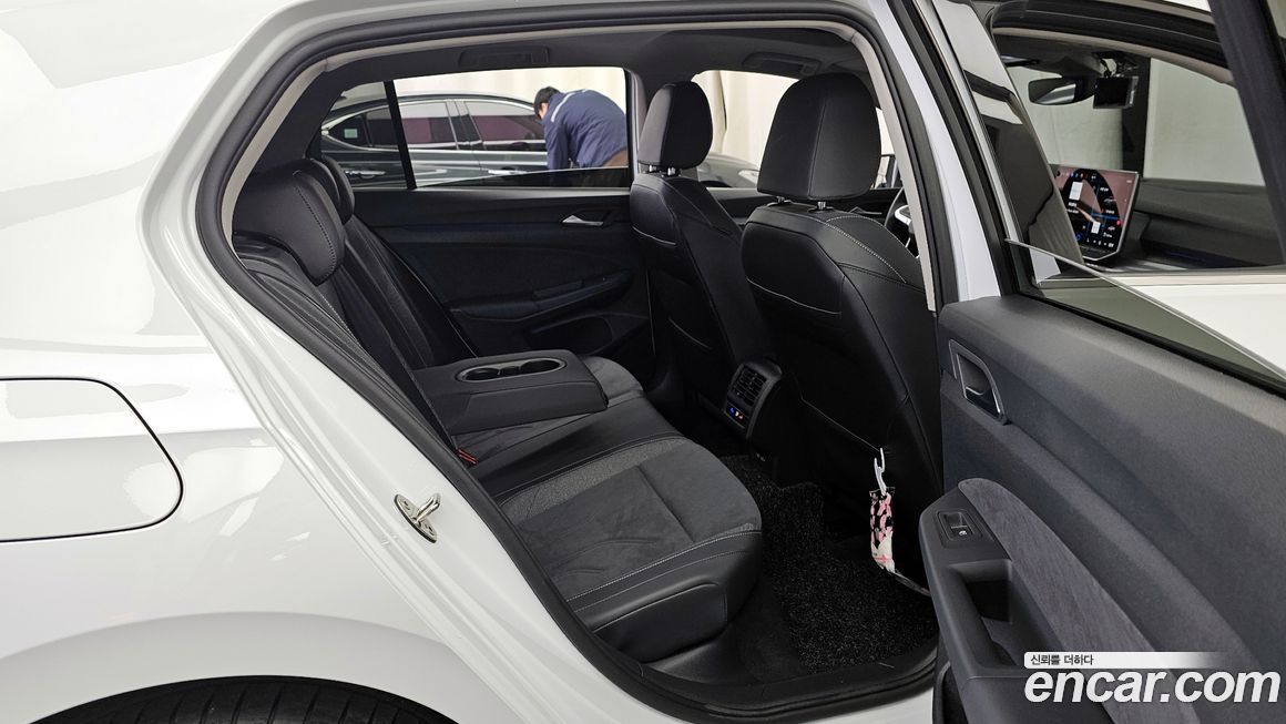 Volkswagen Golf 2025