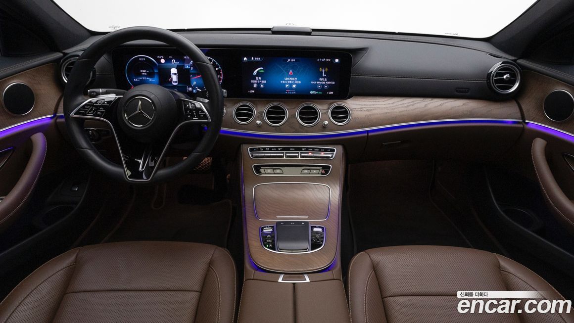 Mercedes-Benz E-Class 2021