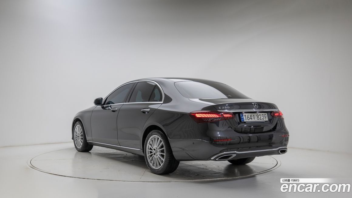 Mercedes-Benz E-Class 2021