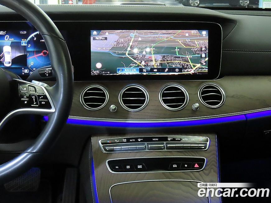 Mercedes-Benz E-Class 2022