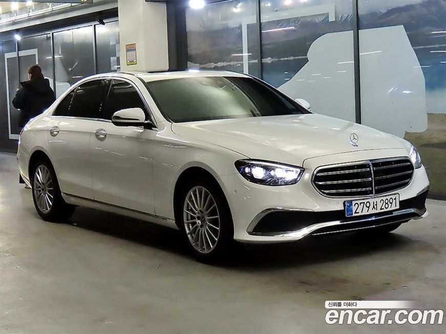 Mercedes-Benz E-Class 2022