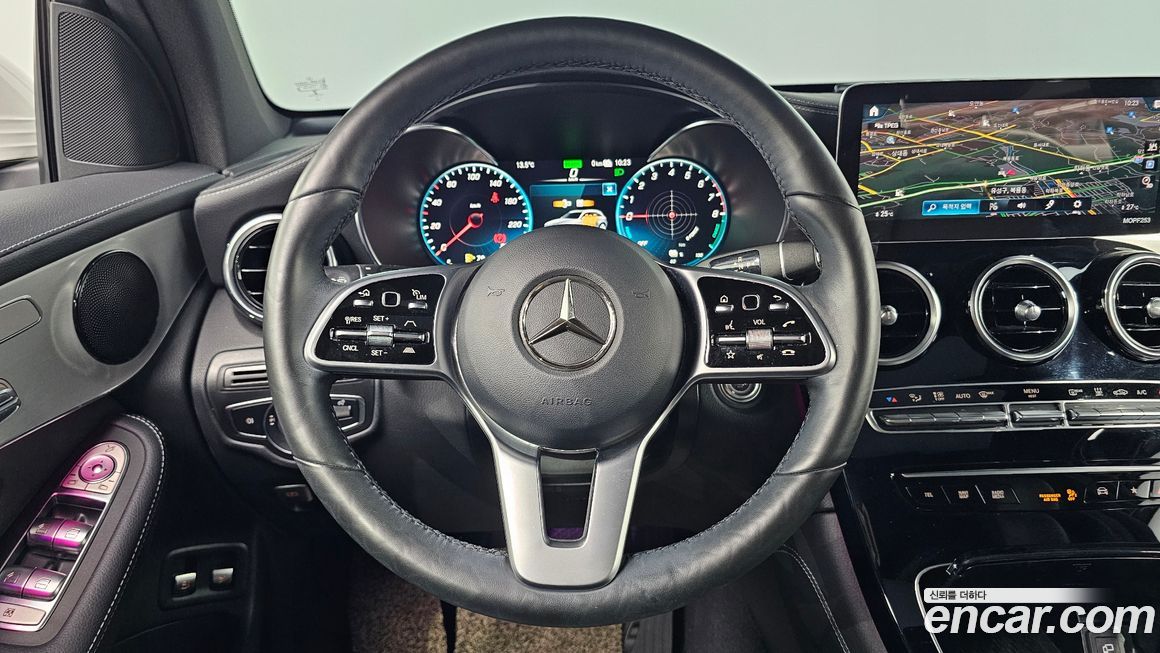 Mercedes-Benz GLC-Class 2021