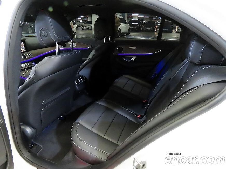 Mercedes-Benz E-Class 2022