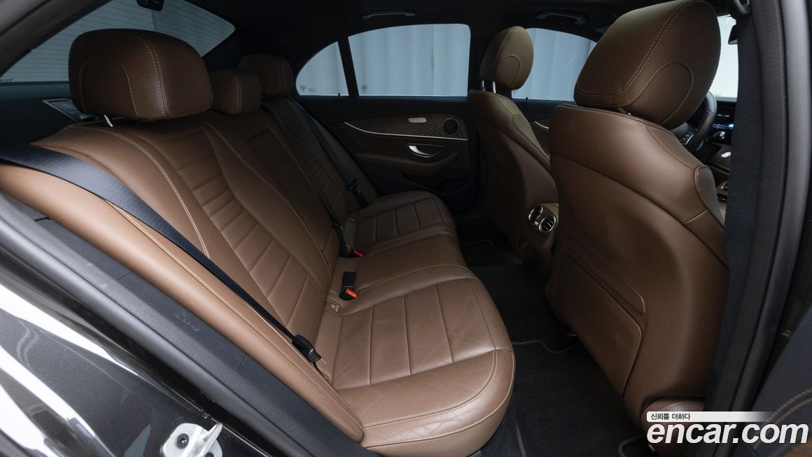 Mercedes-Benz E-Class 2021