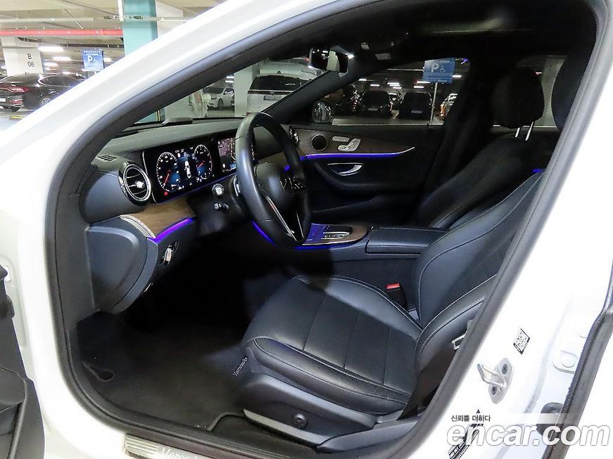Mercedes-Benz E-Class 2022
