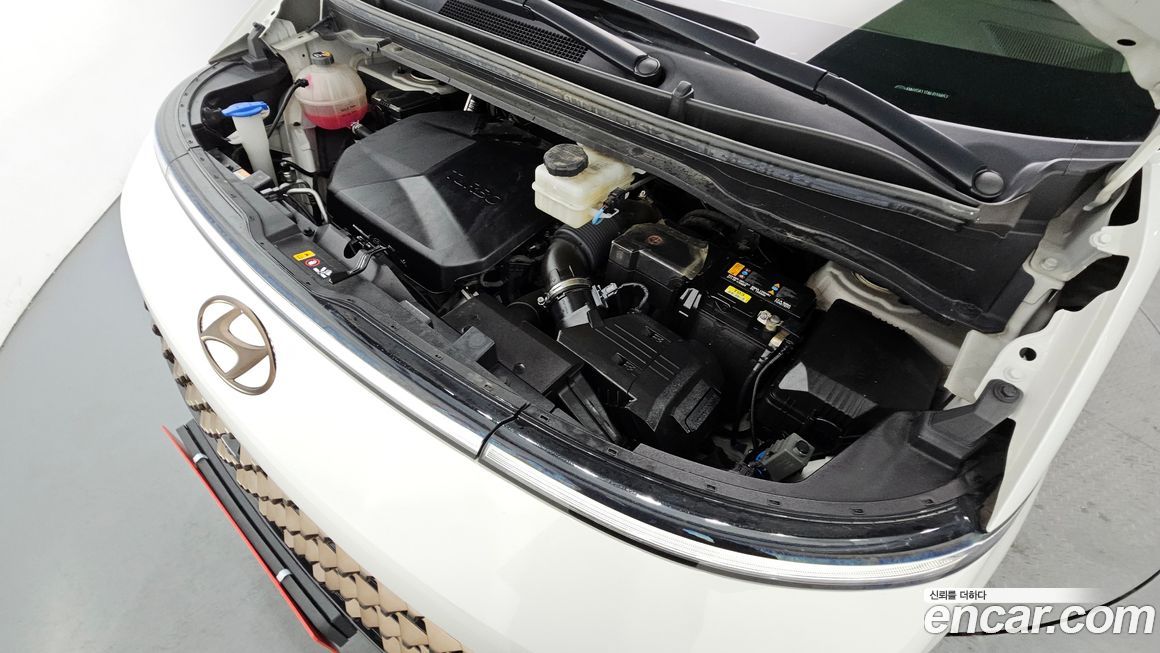 Hyundai Staria 2022
