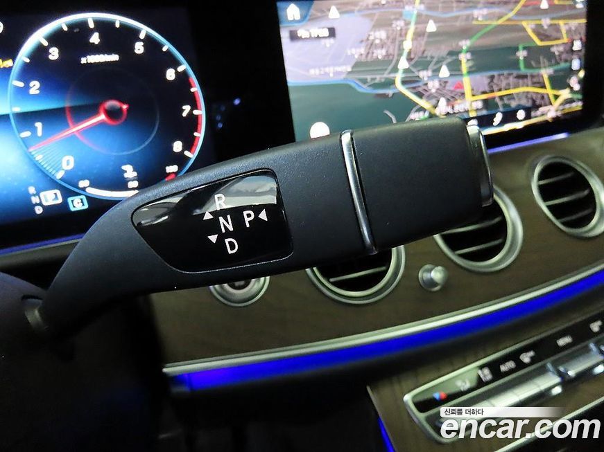 Mercedes-Benz E-Class 2022