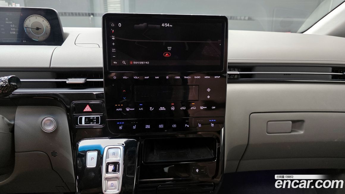 Hyundai Staria 2023