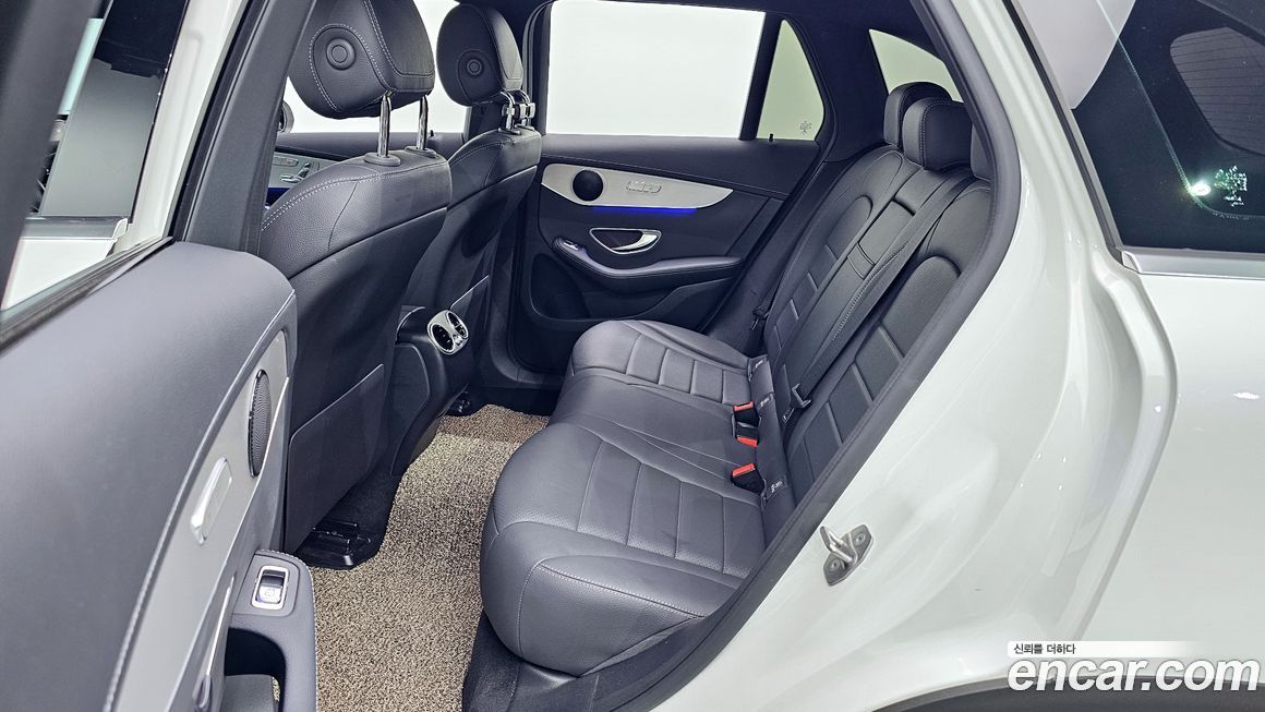 Mercedes-Benz GLC-Class 2021