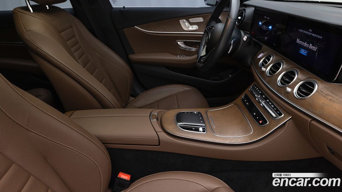 Mercedes-Benz E-Class 2021