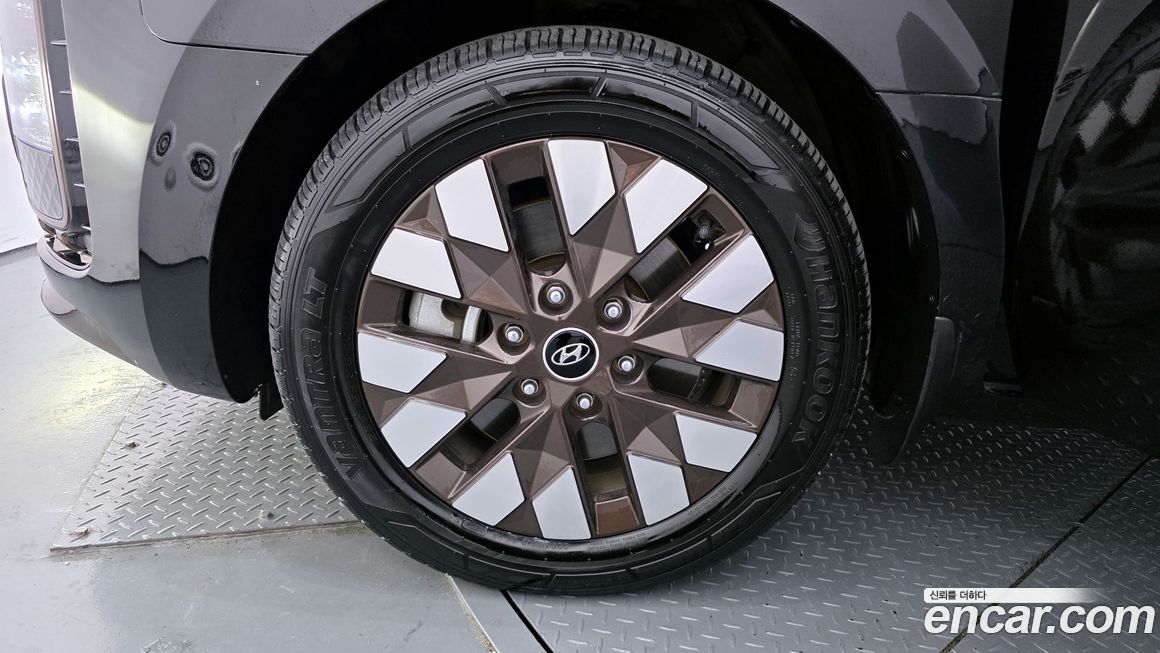 Hyundai Staria 2023