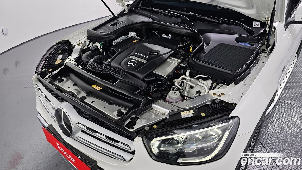 Mercedes-Benz GLC-Class 2021