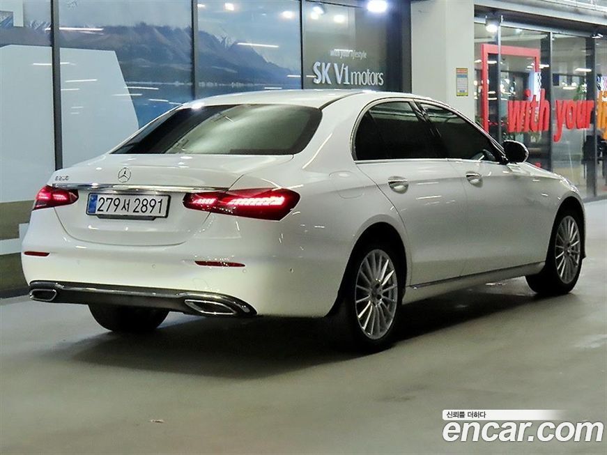 Mercedes-Benz E-Class 2022